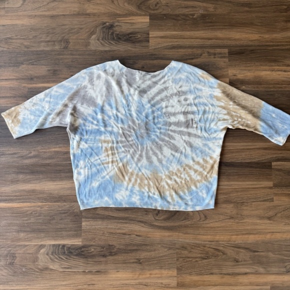 Charlie B Blue Tie Dye Dolman Sleeve V-Neck Lightweight  Pullover Sweater Large - Picture 5 of 5